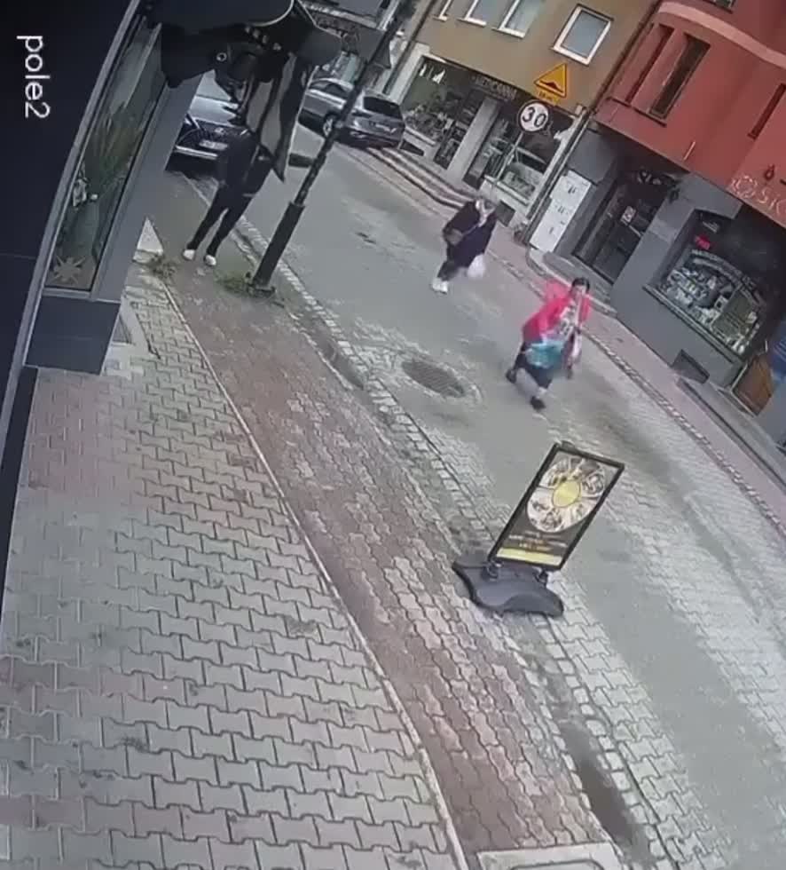 Watch "unnamed" on Streamable.