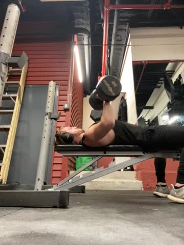 Form Check Dumbbell Bench Press R