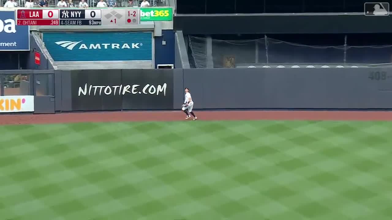 Aaron Judge robs Shohei Ohtani of home run at Yankee Stadium