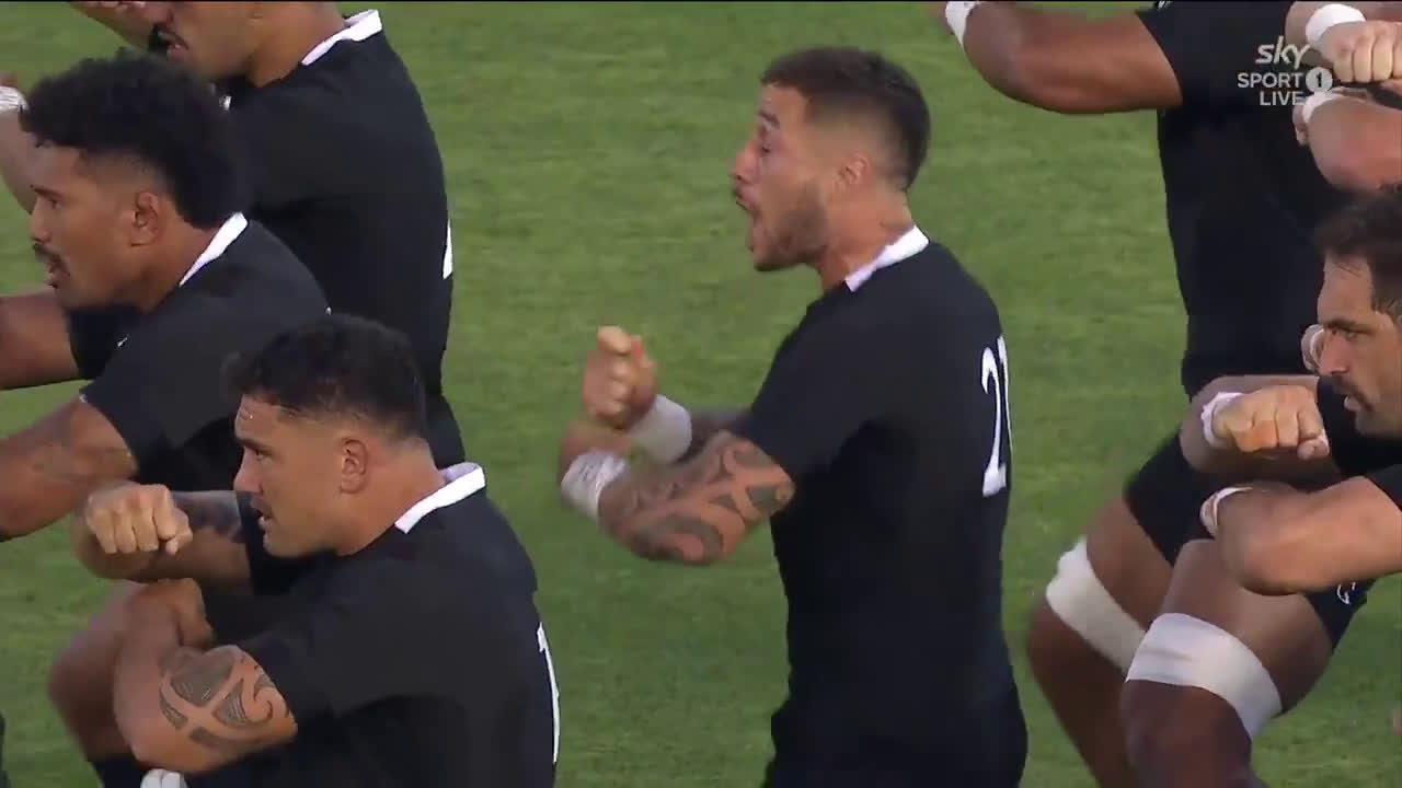 New Zealands All Blacks pay tribute to Maradona before their game vs Argentina in the Rugby Tri Nations r/soccer