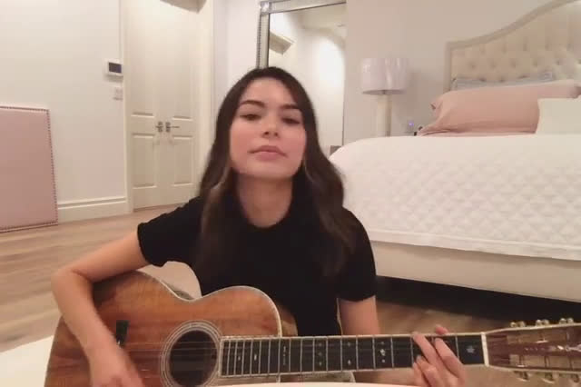 Подписаться видео Орыс аруын жыныстық қатынасқа көндірді