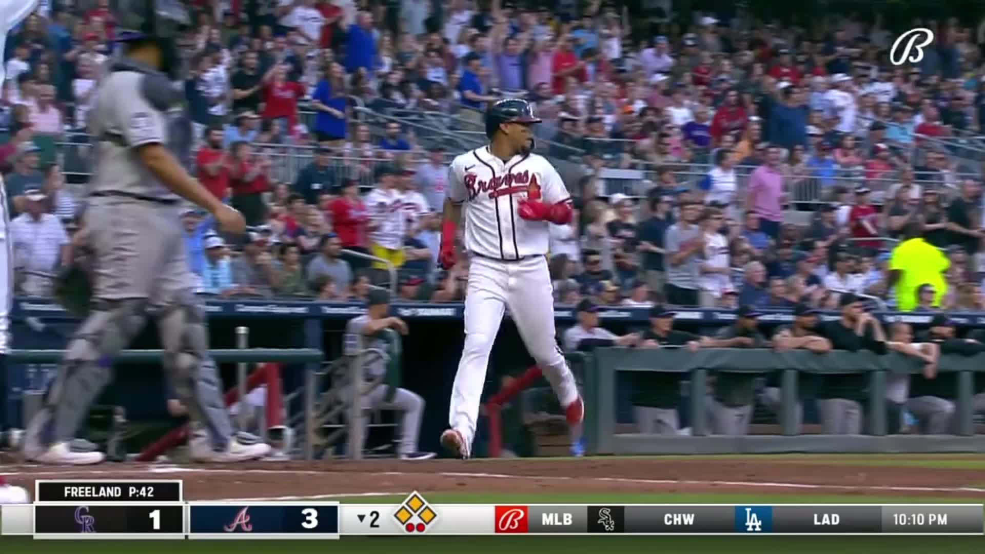 Highlight] Ozzie Albies' bases-clearing double gives the Braves a 5-1 lead  over the Rockies. : r/baseball