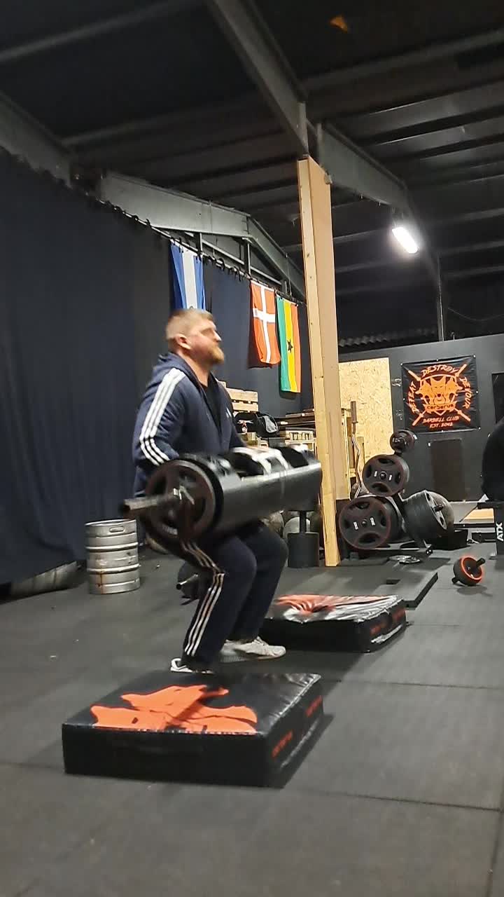 08-01-2024 80kg paused log clean & press set 4