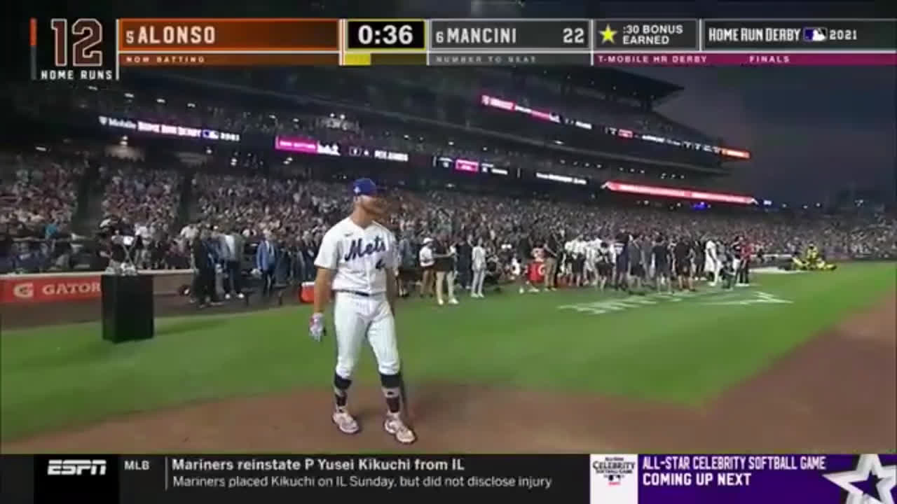 Injured kid gets help walking off the field, camera immediately shows Alonso  vibin to the beat : r/baseball