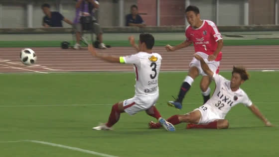 動画 セレッソ大阪戦で鹿島の昌子源が怪我で交代 シュートブロックで左足首を負傷し自力で歩けない状態でピッチを後にする 動画 セレッソ大阪戦で鹿島の昌子源が怪我で交代 シュートブロックで左足首を負傷し自力で歩けない状態でピッチを後にする
