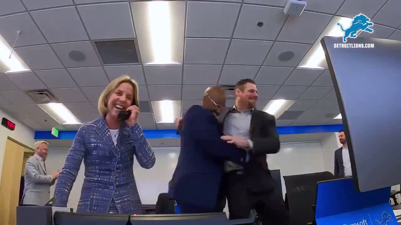 NFL draft 2021: Watch Detroit Lions GM Brad Holmes' big celebration after  drafting Penei Sewell 