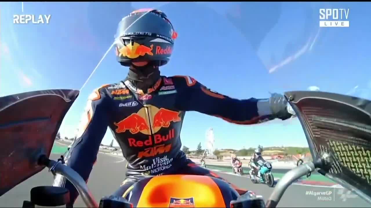 Acosta with a cheeky wave to his title rival r/motogp