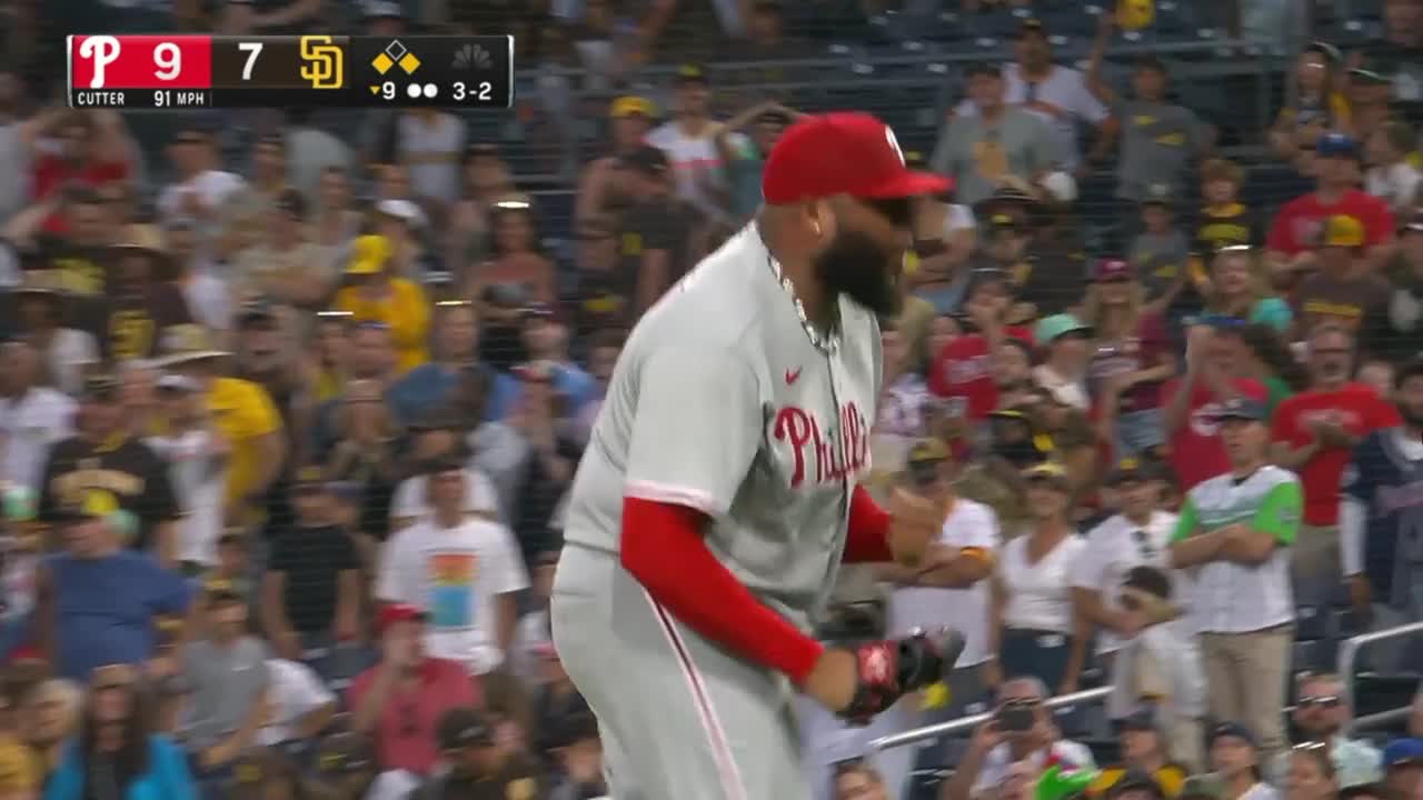 Jose Alvarado gives incredible salute to home crowd Phillies