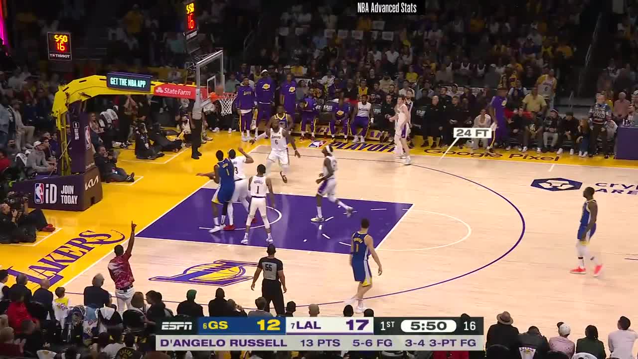 1q 551 missed landing space foul on Reaves