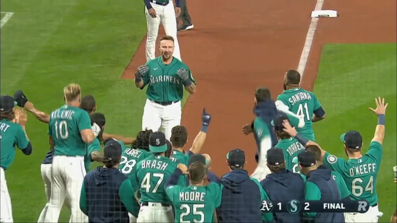 Seattle Mariners end 20-year playoff drought on Cal Raleigh's walk-off home  run - ESPN