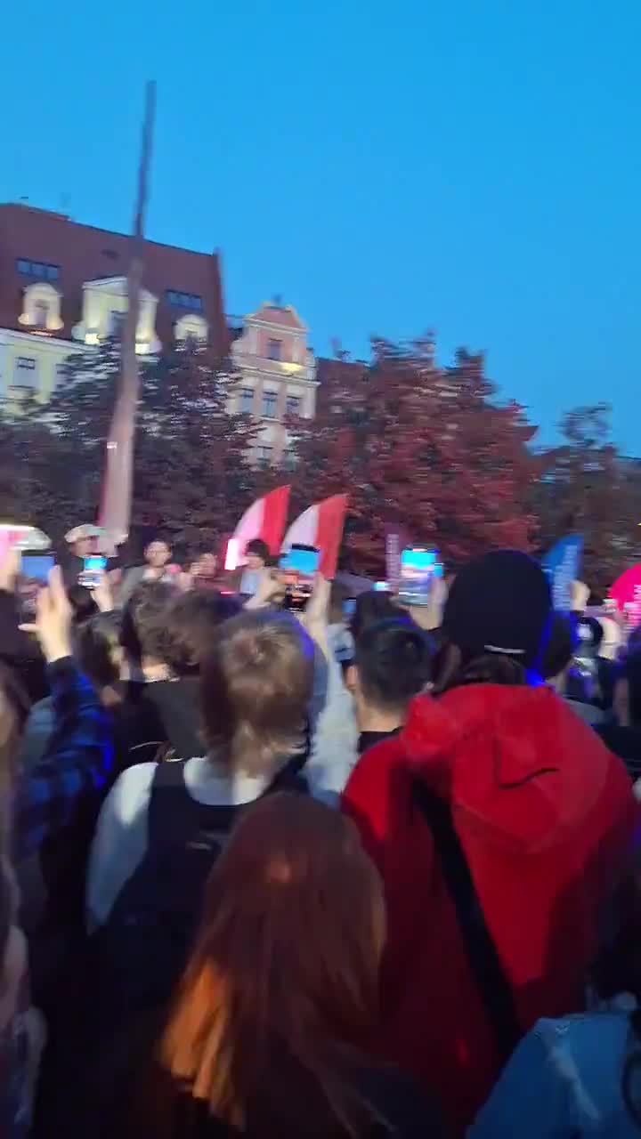 Watch "Dominik Żak - GŁOSUJE NA ADRIANA" on Streamable.
