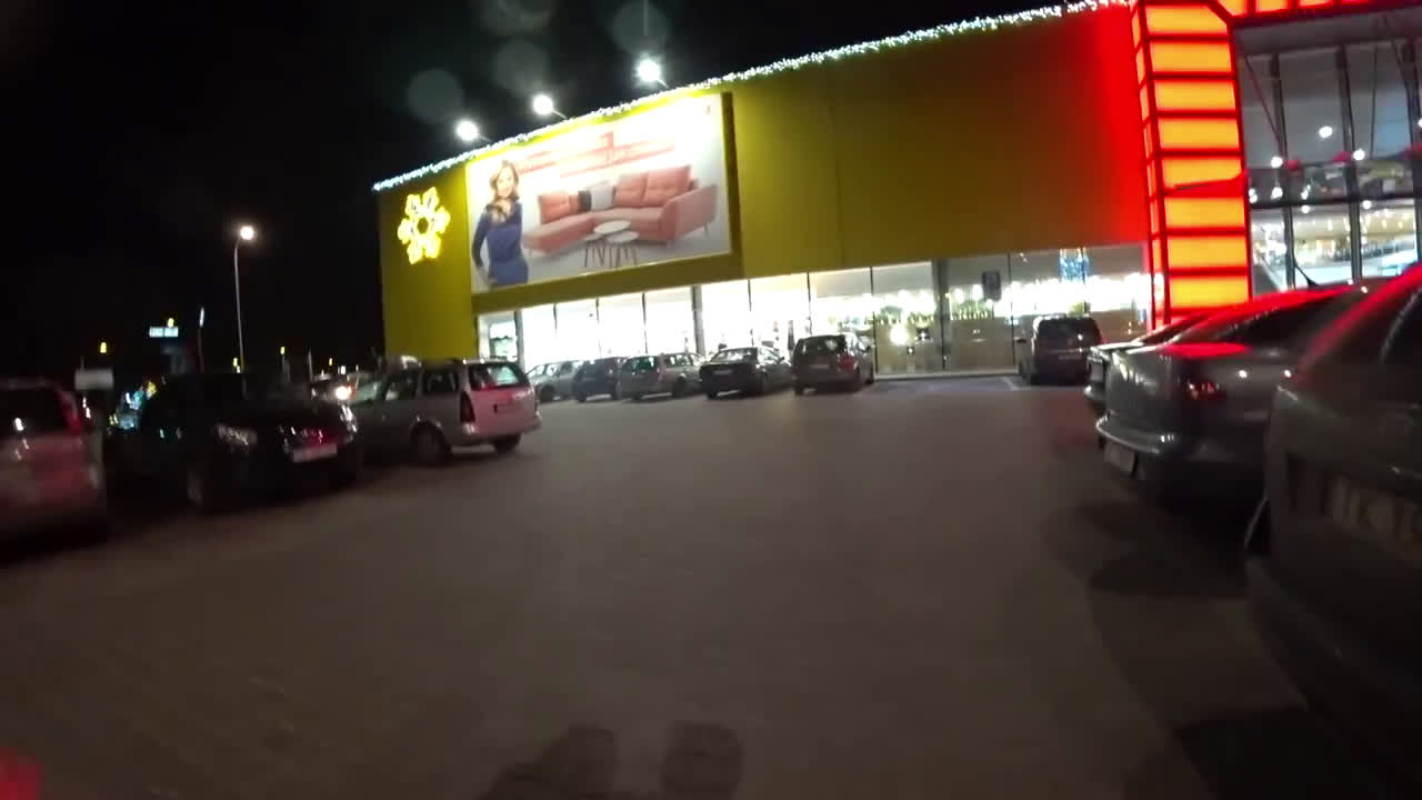 Watch "wstaje o 9 i macha nóżkami " on Streamable.