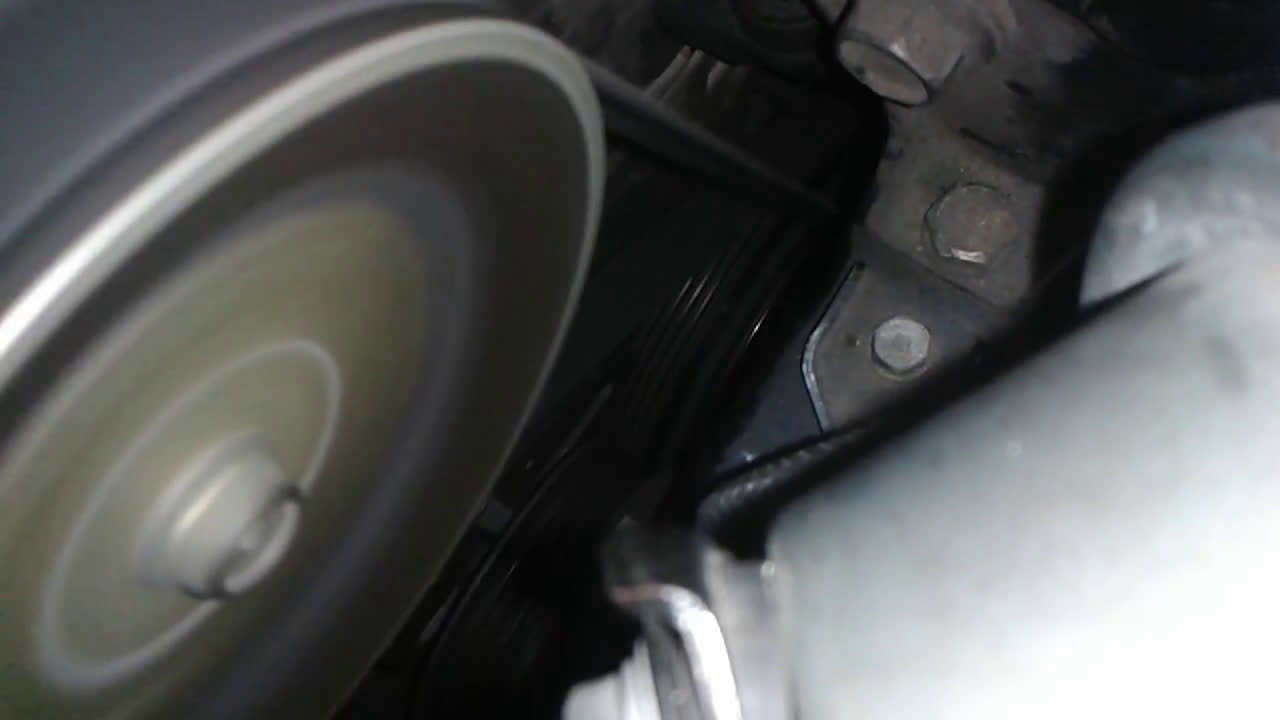 Wobbly crankshaft pulley