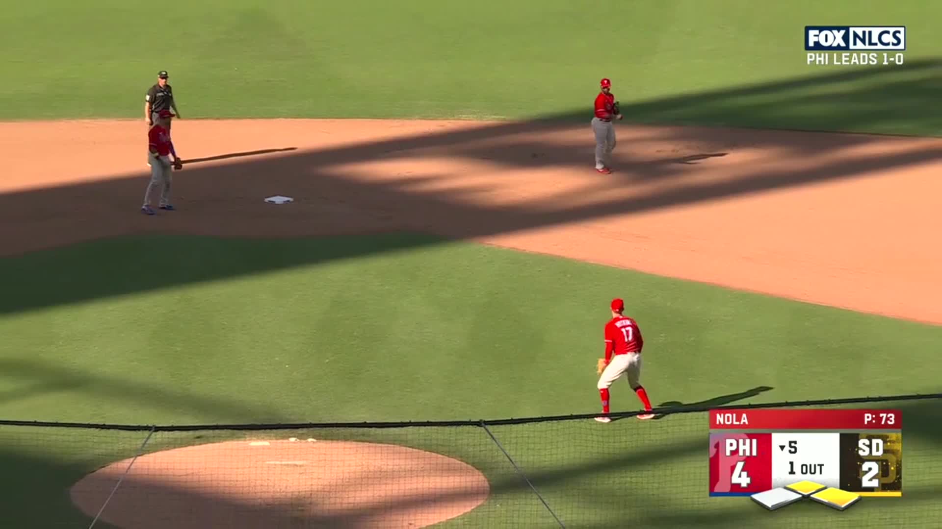 Austin Nola's RBI single off his brother sinks Phillies