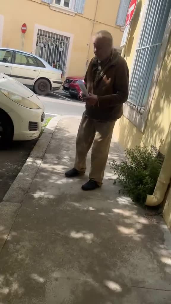 (Vidéo) ce QLF deter HUMILIE le grand père d’un CHOF du forum !
