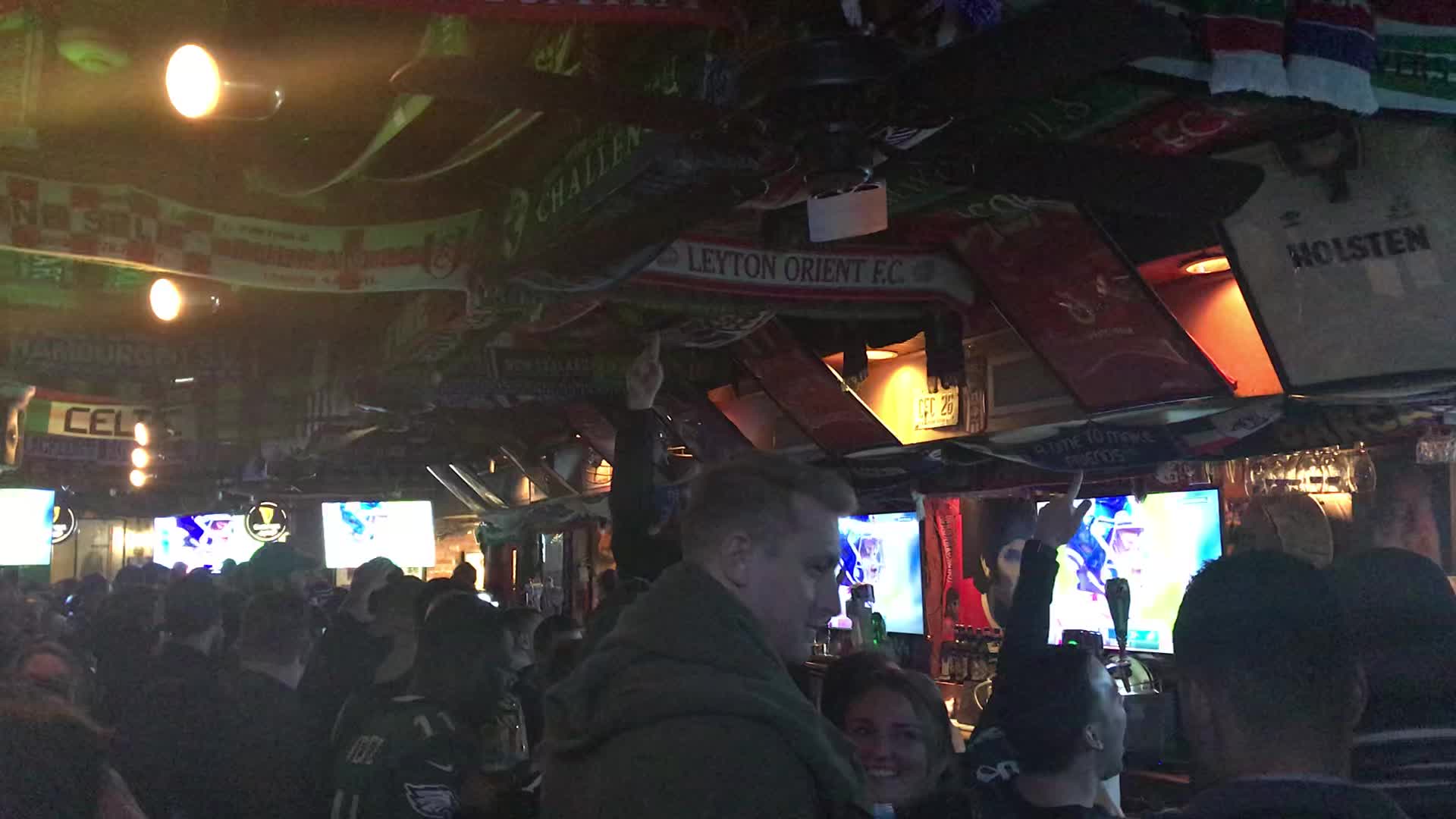 Giants fans sulk, Eagles fans rejoice during lopsided playoff game: 'The  Birds are rolling!' 