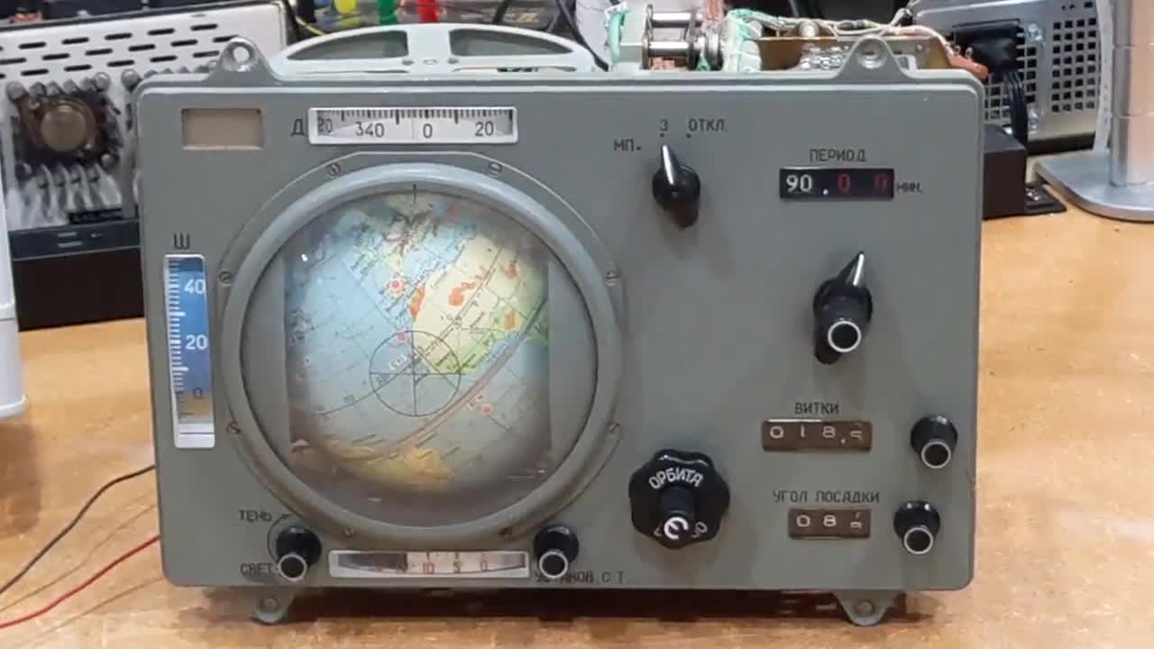 rapidsave.com_the_globus_ink_1967_showed_russian_cosmonauts_the-g9k6h6smw4ma1