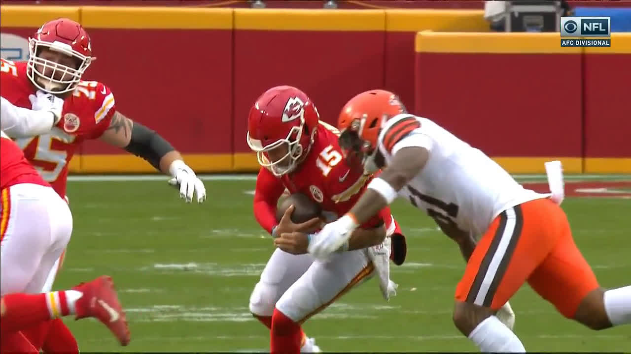 Chiefs CB L'Jarius Sneed suffers apparent head injury vs. Bengals