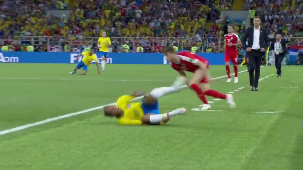 動画 セルビア戦でブラジルのネイマールがスライディングで倒される ファウルを受けてタッチラインで何回転も転がるwww 動画 セルビア戦でブラジルのネイマールがスライディングで倒される ファウルを受けてタッチラインで何回転も転がるwww