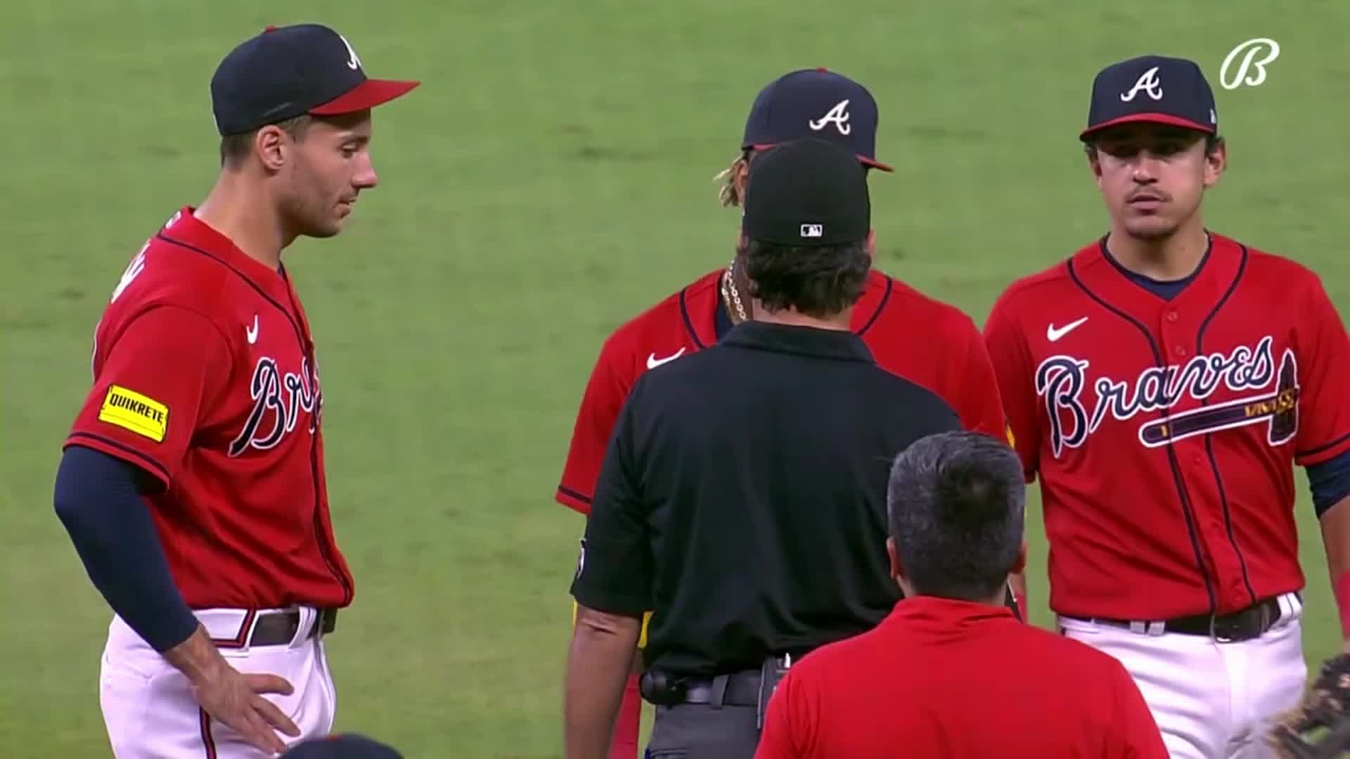 WATCH: Umpire force Ronald Acuña Jr to swap gloves for the 9th