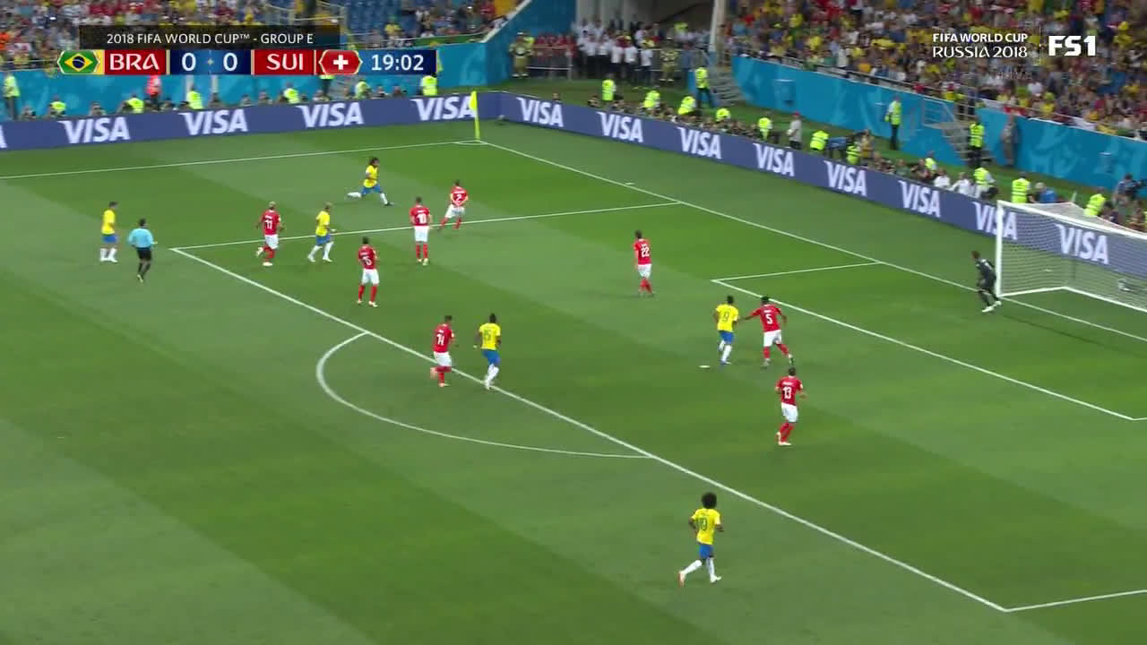 動画 スイス戦でブラジルのコウチーニョが得意の角度からゴール こぼれ球を拾って迷わず右足を振りぬく