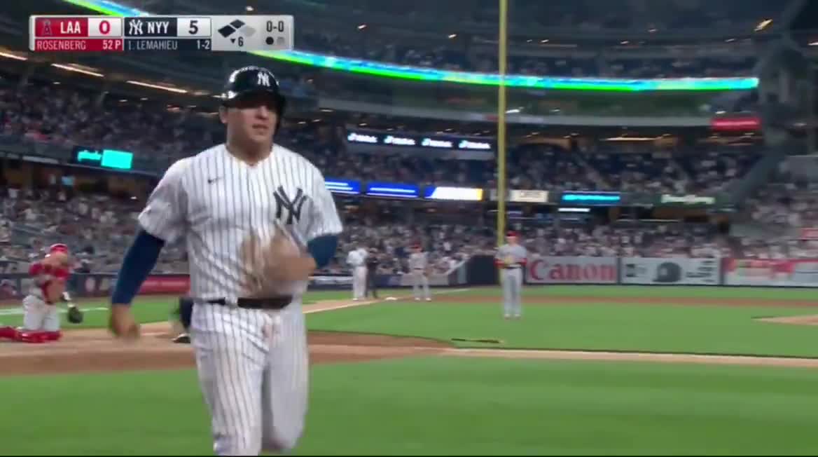 Yankees' Jose Trevino hits walk-off single on late father's