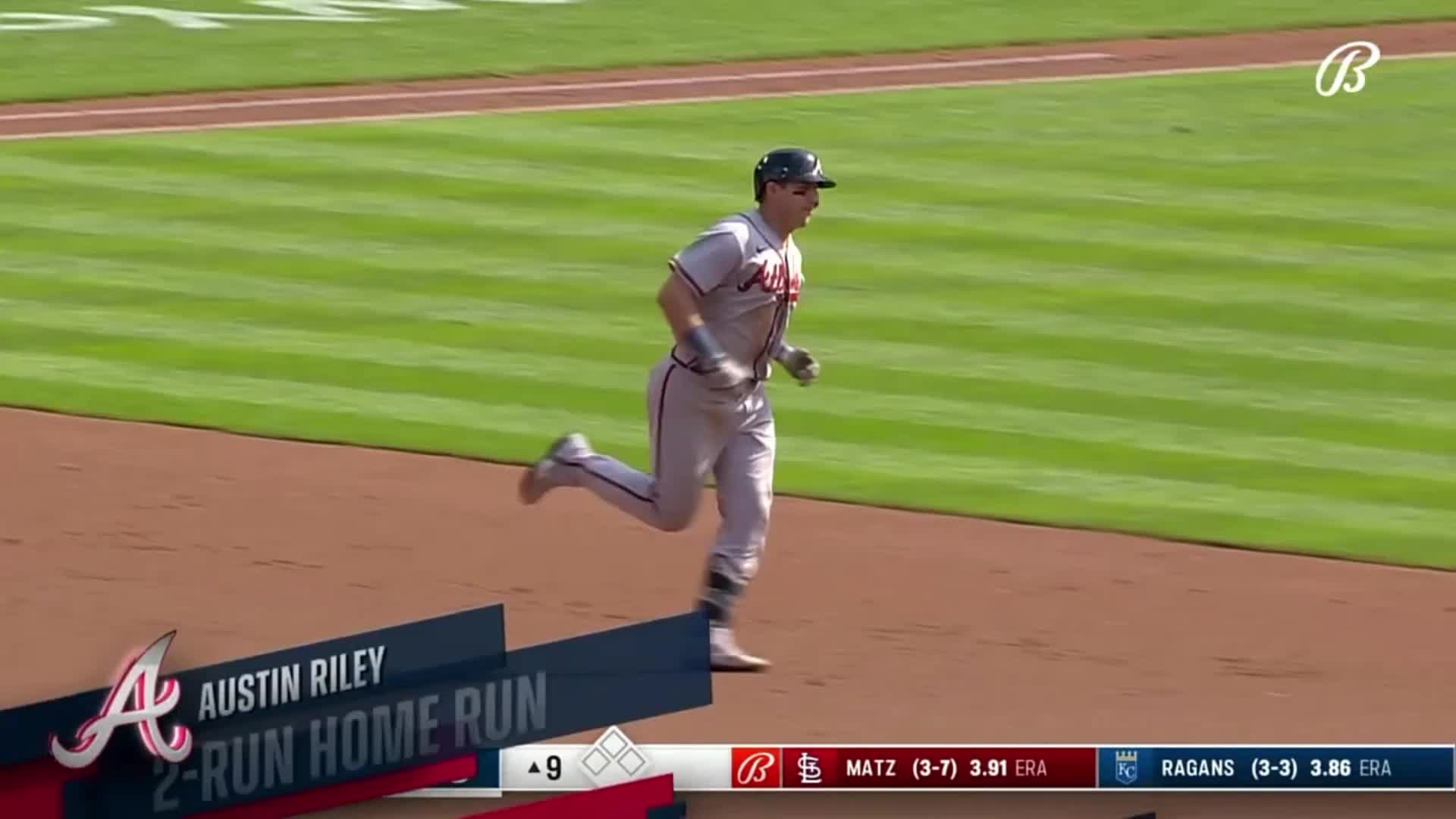 Austin Riley hits a late-game go-ahead HOMER for the Atlanta Braves in NLDS  Game 2! 