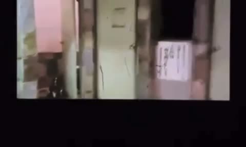 女装して女子トイレに侵入・盗撮 | Streamable