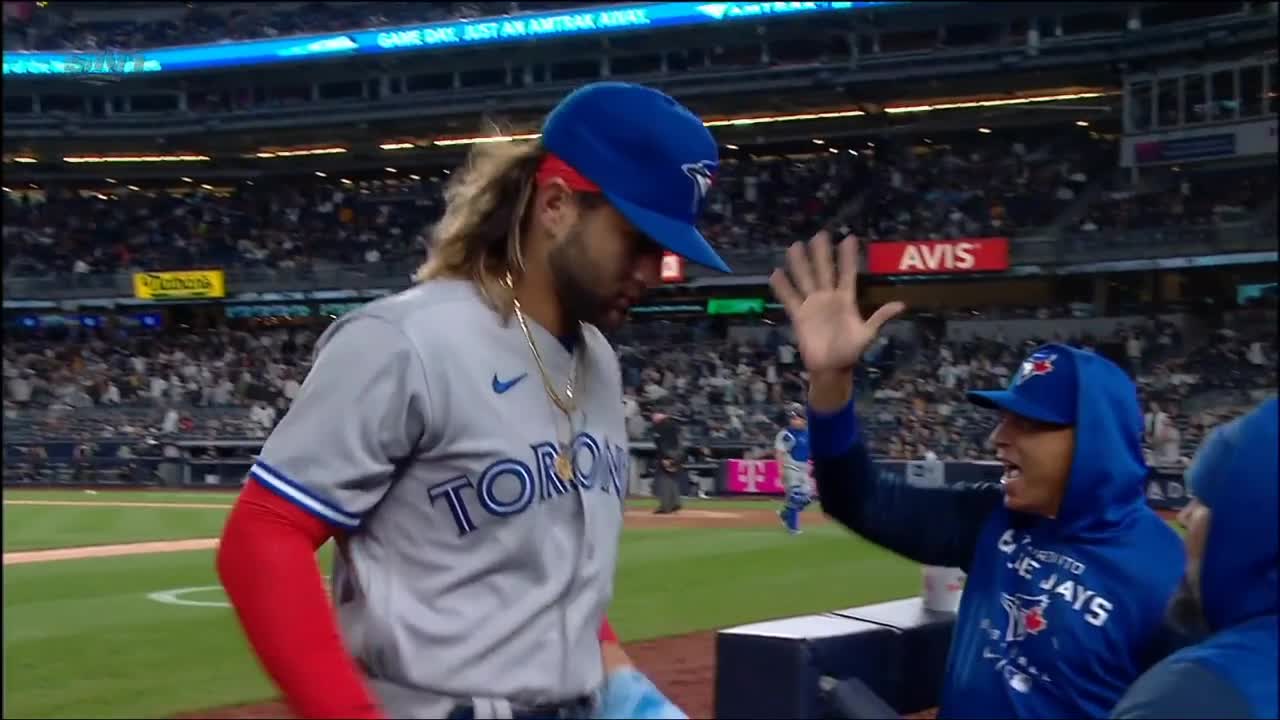 Bo Bichette's HEAD-SPINNING night on defence! 