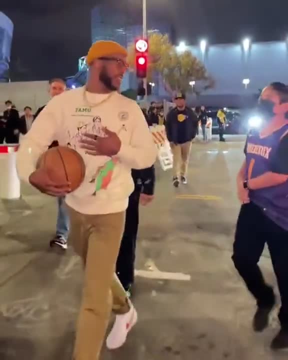 Inside Chris Paul's Pregame Wardrobe
