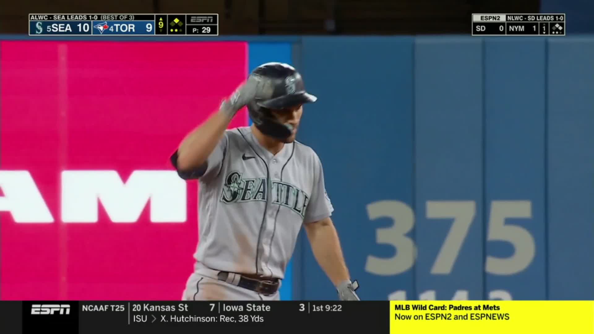 Adam Frazier gives the Mariners the lead with an RBI double in the 9th! :  r/baseball