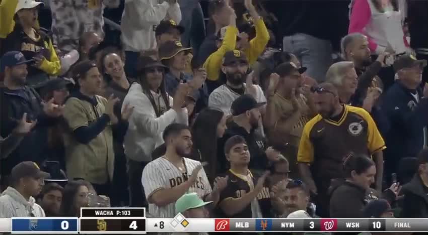 Watch Matt Carpenter receive standing ovation from Cardinals fans (Video)