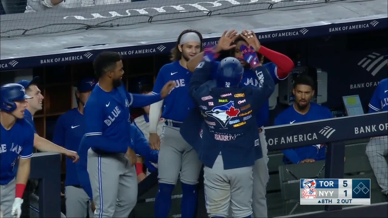 Alejandro Kirk's two-run homer, 03/20/2022