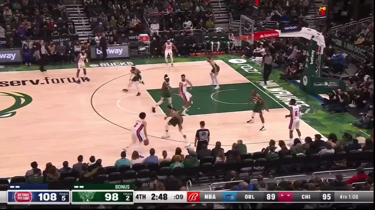 [Highlight] Cade Cunningham Hits A 3 Over Giannis To Give The Pistons A ...