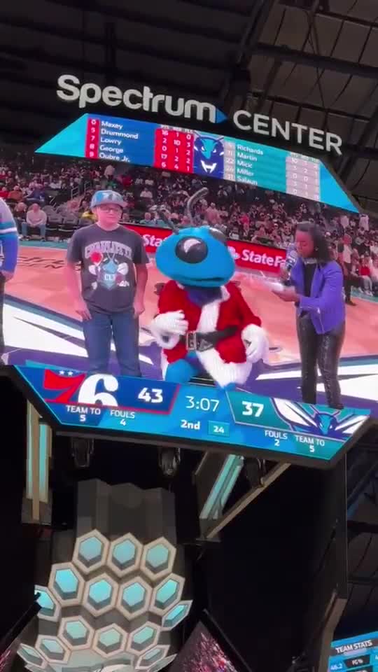 Watch USMNT_STAN - You guys want to see a cheap sports organization? In this video my best friend&his nephew get called onto court for a special segment where they gift the kid a PS5 publicly… w/cameras off they TOOK IT AWAY and gave him a jersey. Take a bow @hornets… crushed the kid | Streamable