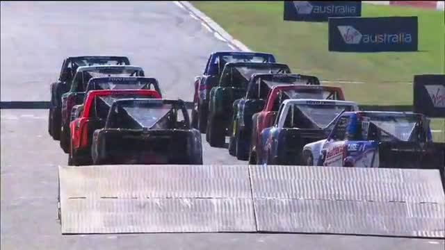 Stadium Super Trucks 2017: Perth Race #3 Finish