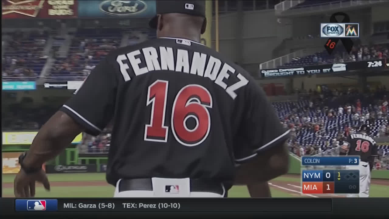 After honoring Jose Fernandez, Dee Gordon hits home run