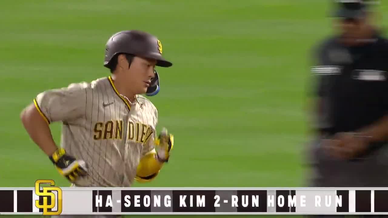 Highlight] Padres SS Ha-seong Kim sacrifices body and soul to get