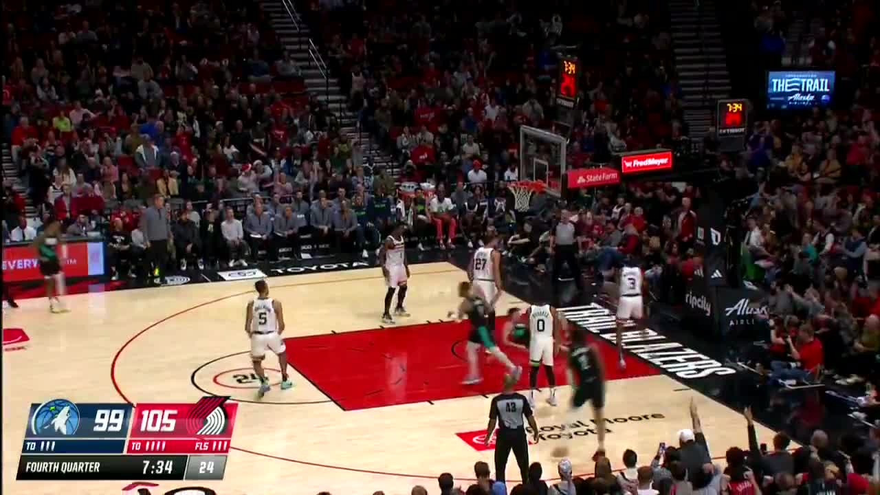 [Highlight] Drew Eubanks continues his dunk reel with a slam over Rudy ...