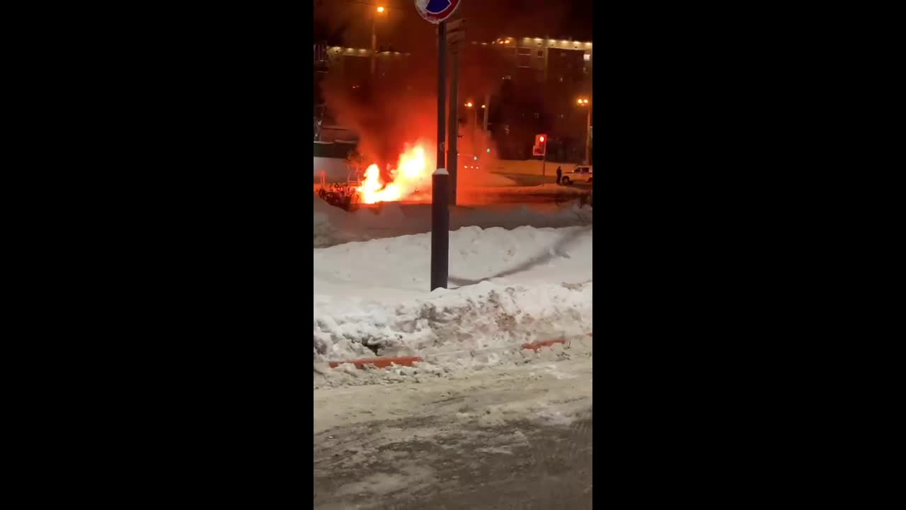 На мкад горит машина На мкад горит машина