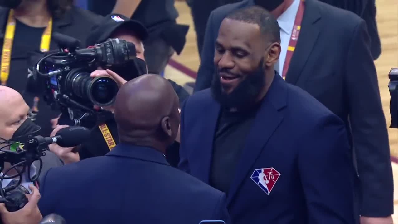 LeBron James 'humbled' by Michael Jordan hug at NBA 75 celebration