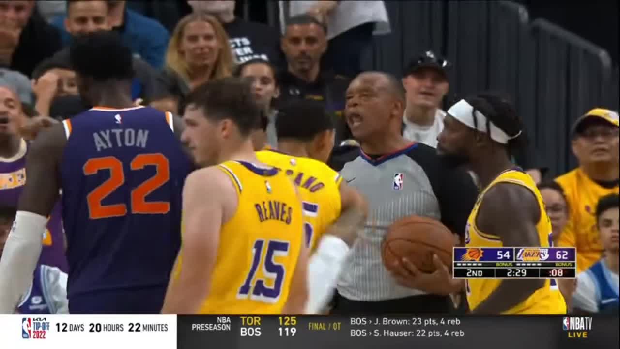 Highlight] Patrick Beverly (6'1) blocks Deandre Ayton (6'11) : r/nba