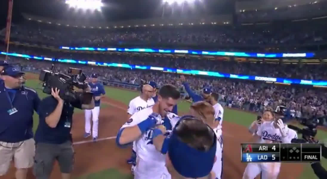 ChadMoriyama Cody Bellinger walkoff dong