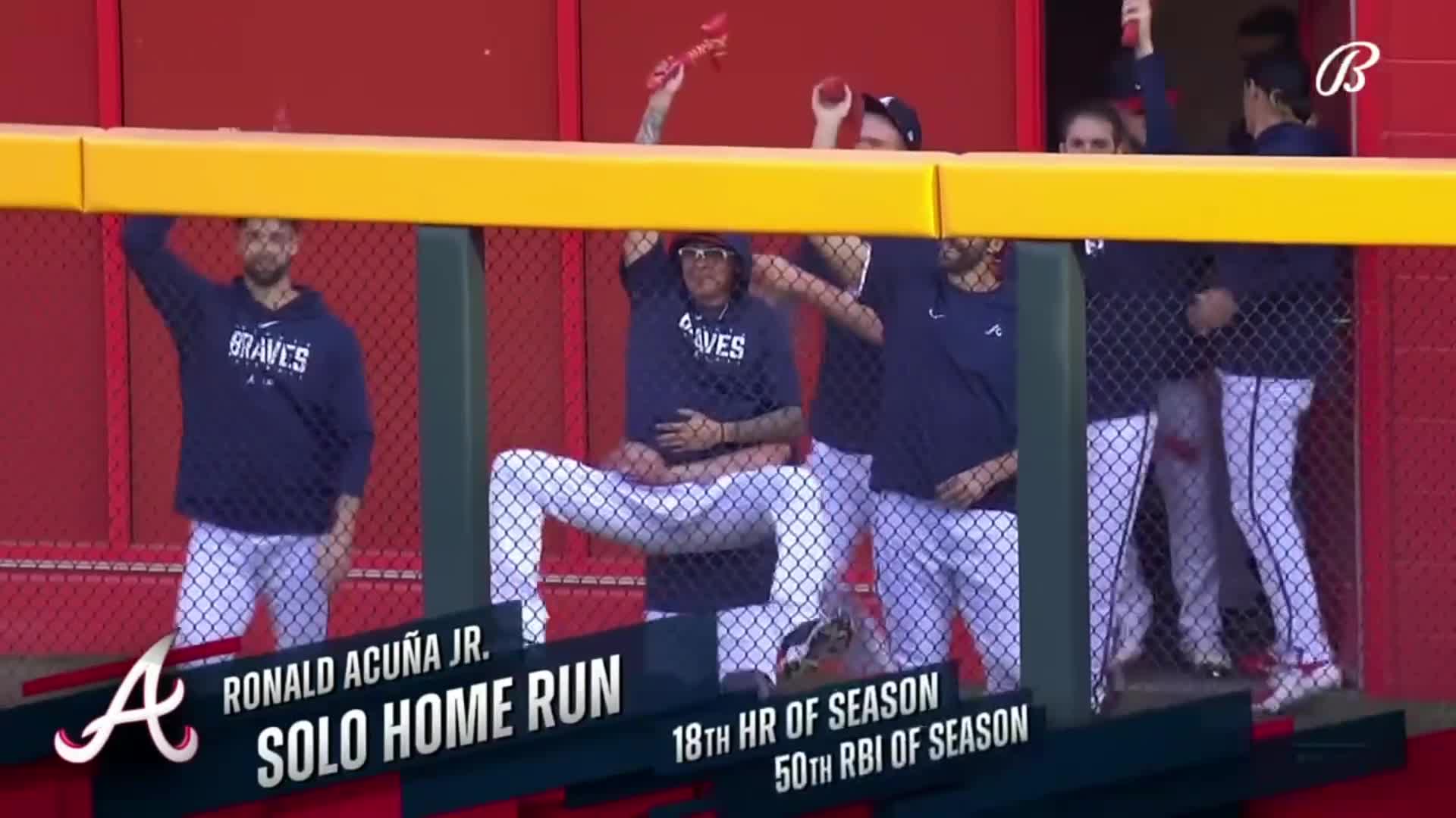 Eugenio Suarez blasts a 2-Run HR to the train track to make it 4-0 Mariners  : r/baseball