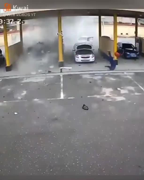 Watch this video on Streamable.