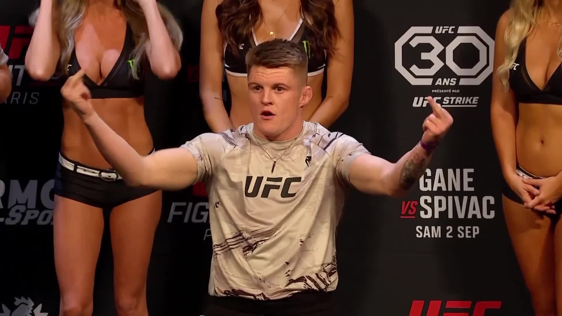 Caolán Loughran @ UFC Paris ceremonial weigh-ins