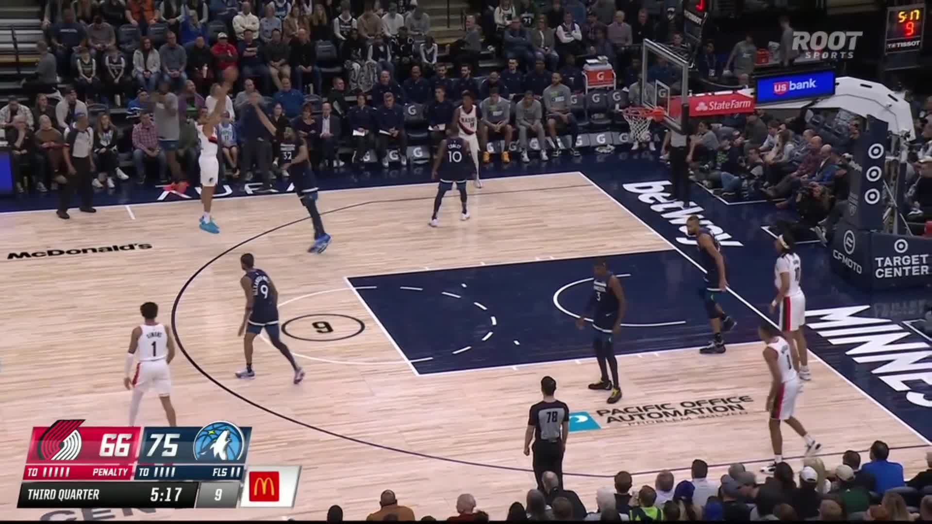 Hagans zooms down the floor and finds Minaya for the three Streamable