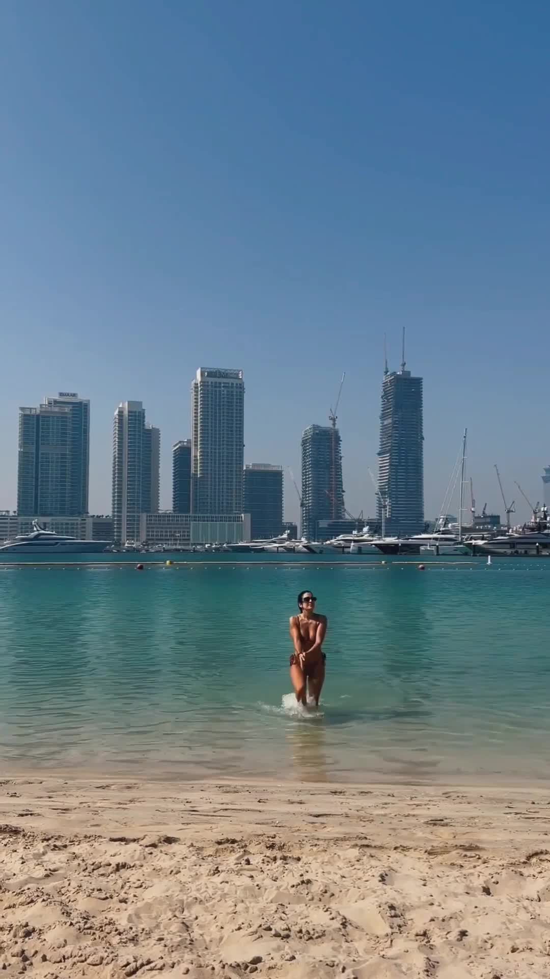 Video Mia rose Bikini