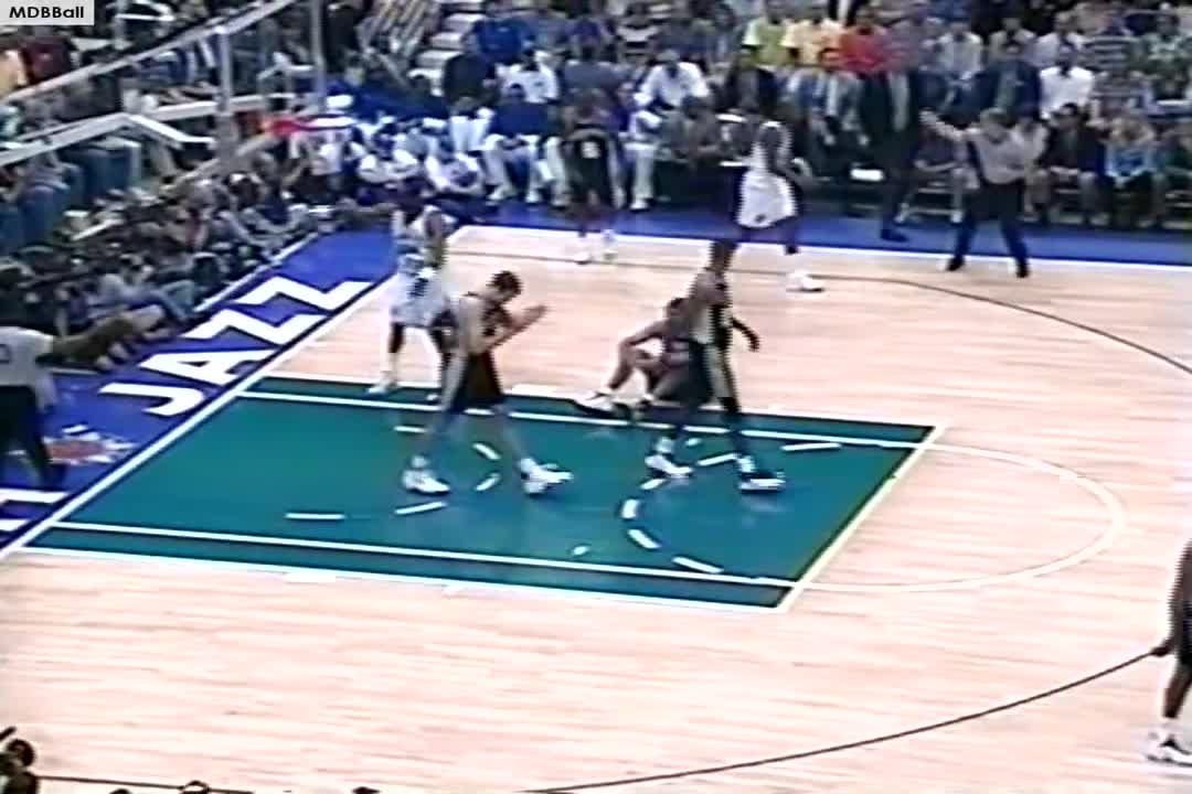 1999) Allen Iverson Drops 41 on Kobe Bryant, Crosses Him Twice In