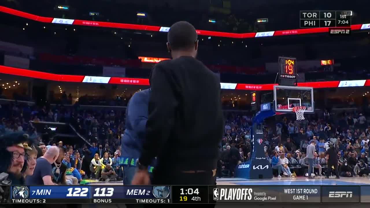 Trae Young throws jersey to dad on Father's Day after Game 7 win